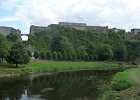 120912 (34) Bouillon  Kasteel van Bouillon. Voor de meeste bezoekers een trekker; wij hebben het bij dit uitzicht gelaten en bezochten het niet.